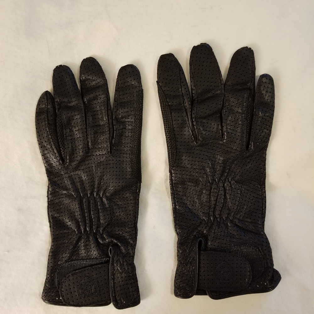 Ariat women's black riding gloves.  Size W7.5